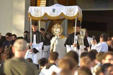 Igrejas de Loanda e regi&atilde;o divulgam programa&ccedil;&atilde;o de Corpus Christi