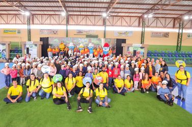 Alunos de Quer&ecirc;ncia do Norte recebem caravana Sicredi & Smurfs 