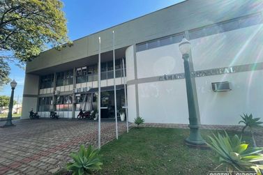 Concurso da C&acirc;mara de Loanda oferece vaga de n&iacute;vel m&eacute;dio com sal&aacute;rio de R$ 4,2 mil