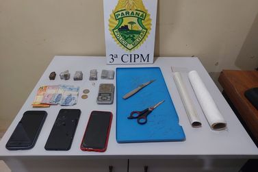 Jovem &eacute; preso com por&ccedil;&otilde;es de crack e maconha em Loanda