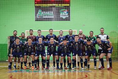 Loanda vence de virada por 4 a 2 e lidera o grupo H