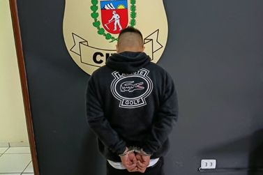 Jovem &eacute; preso por tr&aacute;fico de drogas e associa&ccedil;&atilde;o para o tr&aacute;fico em Nova Londrina