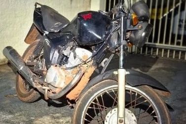 Moto com alerta de furto &eacute; recuperada em Santa M&ocirc;nica
