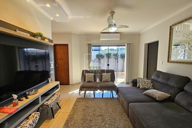 Casa &agrave; venda - 220m&sup2; - Vila Uni&atilde;o