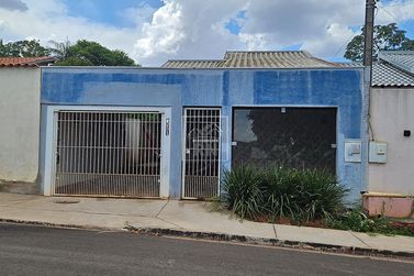 Casa &agrave; venda - 90m&sup2; - Centro