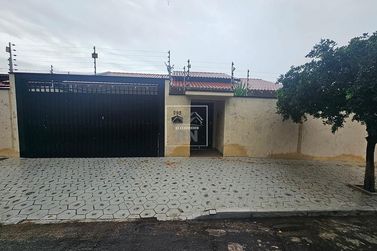 Casa &agrave; venda - 277m&sup2; - Centro