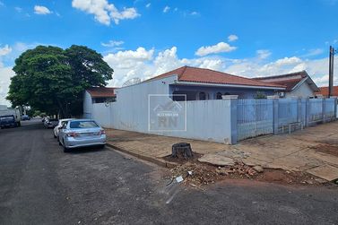 Casa &agrave; venda - 280m&sup2; - Centro