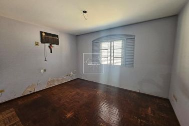 Casa &agrave; venda - 280m&sup2; - Centro