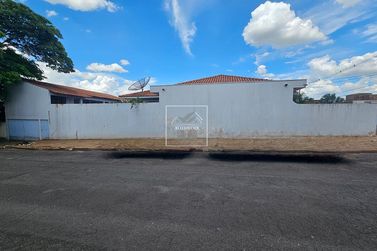 Casa &agrave; venda - 280m&sup2; - Centro