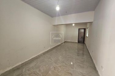 Casa &agrave; venda - 90m&sup2; - Centro