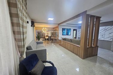 Casa &agrave; venda - 277m&sup2; - Centro