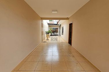 Casa &agrave; venda - Centro