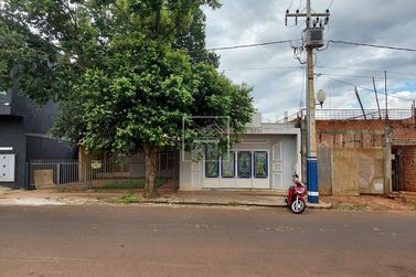 Sala Comercial &agrave; venda - 300m&sup2; - Centro