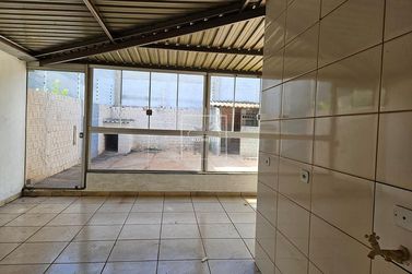 Casa &agrave; venda - 200m&sup2; - Centro