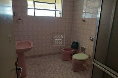Sala Comercial &agrave; venda - 300m&sup2; - Centro