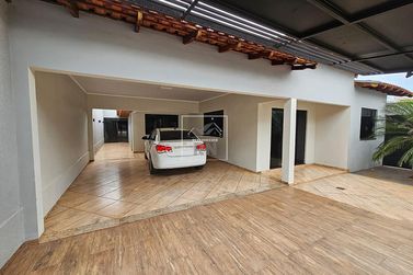 Casa &agrave; venda - 260m&sup2; - Centro