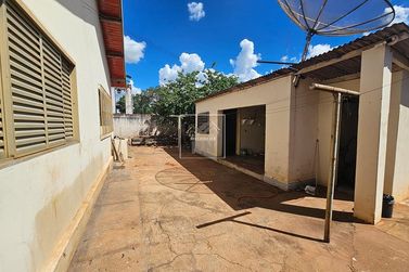Casa &agrave; venda - 200m&sup2; - Centro
