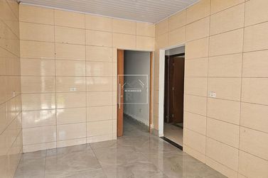Casa &agrave; venda - 90m&sup2; - Centro