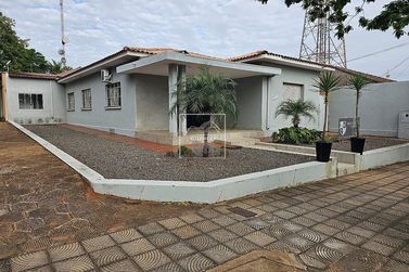 Sal&atilde;o Comercial &agrave; venda - 150m&sup2; - Centro