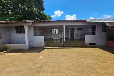 Casa &agrave; venda - 280m&sup2; - Centro