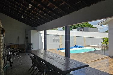 Casa &agrave; venda - 200m&sup2; - Centro