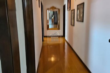 Casa &agrave; venda - 200m&sup2; - Centro