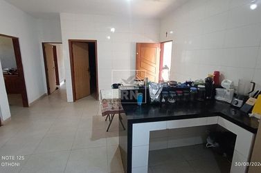 Casa &agrave; venda - Centro