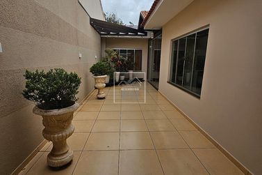 Casa &agrave; venda - Centro