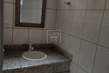 Sala Comercial &agrave; venda - 300m&sup2; - Centro