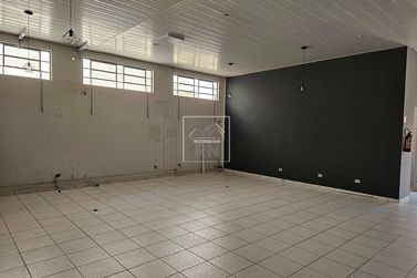 Sal&atilde;o Comercial para alugar - Centro