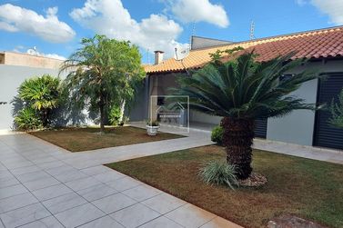 Casa &agrave; venda - centro