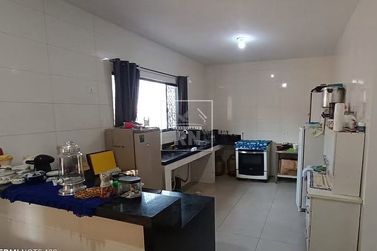 Casa &agrave; venda - Centro