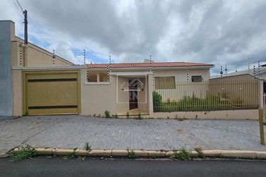 Casa &agrave; venda - Centro