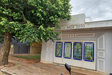 Sala Comercial &agrave; venda - 300m&sup2; - Centro