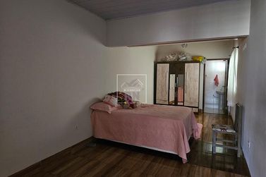 Casa &agrave; venda - 90m&sup2; - Centro