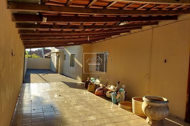Casa &agrave; venda - 230m&sup2; - Centro