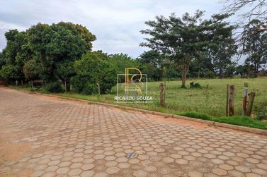 Ch&aacute;cara &agrave; venda - S&atilde;o Jos&eacute; do Iva&iacute;