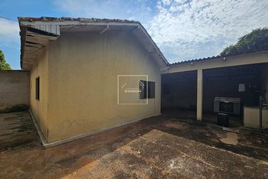 Casa &agrave; venda - Centro