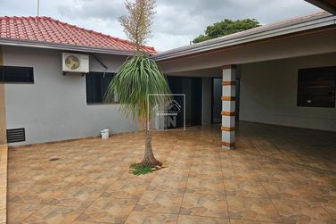Casa &agrave; venda - 260m&sup2; - Centro