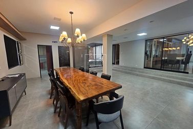 Casa &agrave; venda - 277m&sup2; - Centro