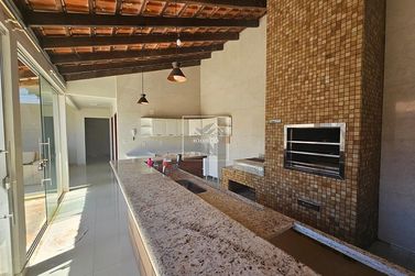 Casa &agrave; venda - Centro