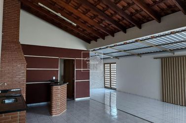 Casa &agrave; venda - 230m&sup2; - Centro
