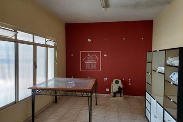 Sala Comercial &agrave; venda - 300m&sup2; - Centro