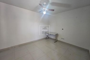 Casa &agrave; venda - Centro