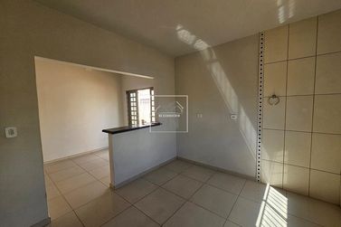 Casa &agrave; venda - 200m&sup2; - Centro