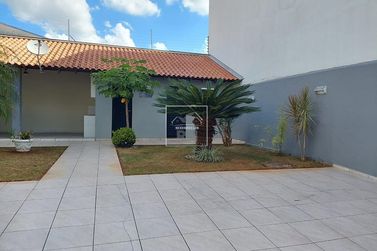 Casa &agrave; venda - centro