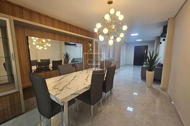Casa &agrave; venda - 277m&sup2; - Centro