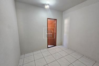 Casa &agrave; venda - 200m&sup2; - Centro