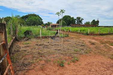 Ch&aacute;cara &agrave; venda - Ch&aacute;cara