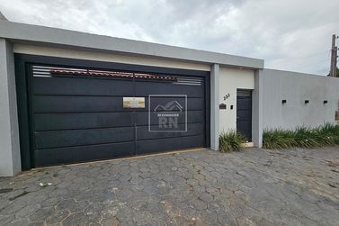 Casa &agrave; venda - 260m&sup2; - Centro